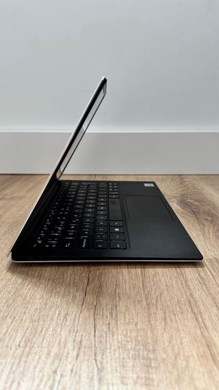 Dell XPS 13 i7 10th /16 RAM/ 512 SSD /
Wifi6 /Win1
