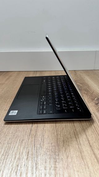 Dell XPS 13 i7 10th /16 RAM/ 512 SSD /
Wifi6 /Win1