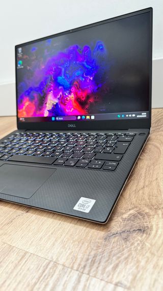 Dell XPS 13 i7 10th /16 RAM/ 512 SSD /
Wifi6 /Win1
