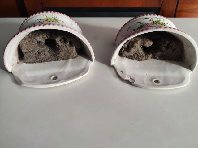 2 Maceteros de Pared Cerámica Flores Rosas