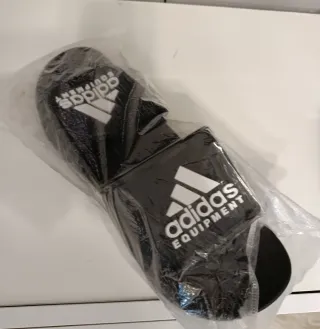 Chanclas Adidas Negras. Mejor para talla 40