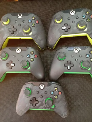 Pack 5 Mandos Xbox para piezas y recambios.
