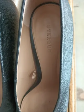 Zapatos de salón Uterque negros talla 37