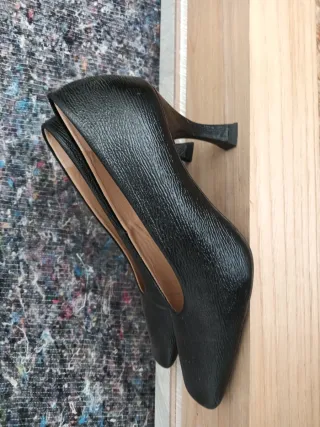 Zapatos de salón Uterque negros talla 37