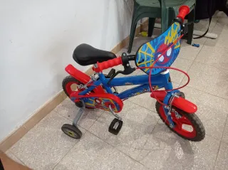 Bici Spiderman niño pequeña tengo dos