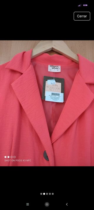 Mono rojo mujer