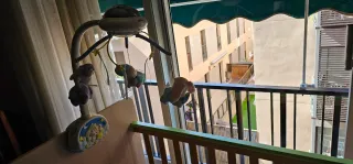 Cuna colchón y juguetes colgantes de animales incl