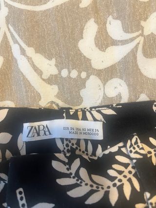Pantalón tobillero estampado Zara