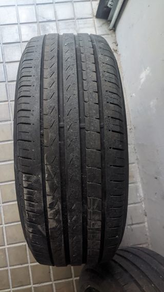 Neumáticos 225/55 R19 99V Usados
