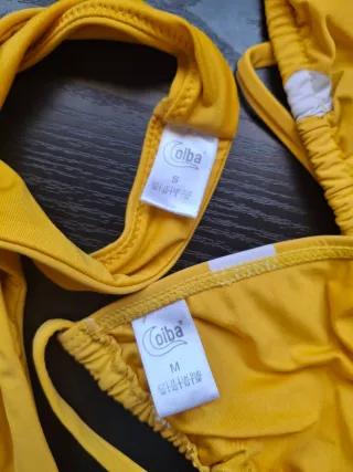 Bikini de lunares amarillo y blanco