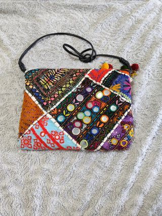 Bolso Boho Multicolor con Monedas, muy chulo. 