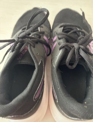 Zapatillas Asics Talla 36 Negras y Moradas