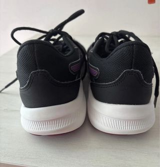 Zapatillas Asics Talla 36 Negras y Moradas