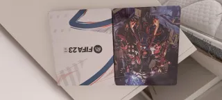 Caja metálica FIFA 23 EA Sports y caja marvel metl