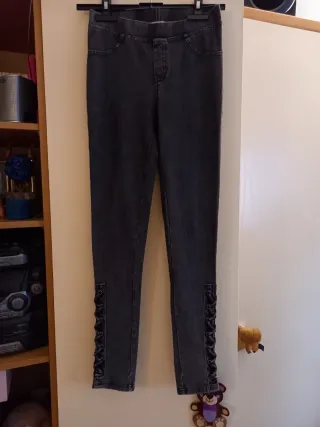 Jeans ragazza neri con lacci sulle caviglie