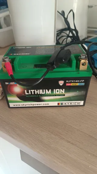 OptiMate Cargador Batería Litio 12.8V 0.8A