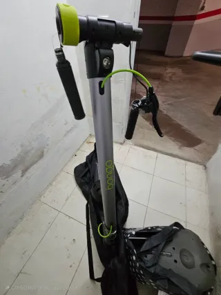 Patinete Eléctrico Gris y Verde