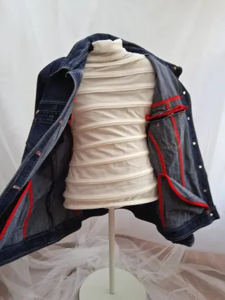 Cazadora chaqueta vaquera denim. 