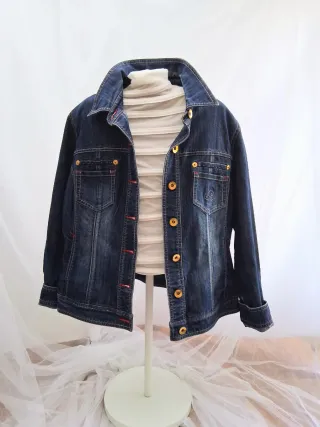 Cazadora chaqueta vaquera denim. 