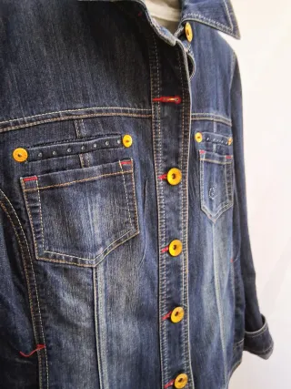 Cazadora chaqueta vaquera denim. 