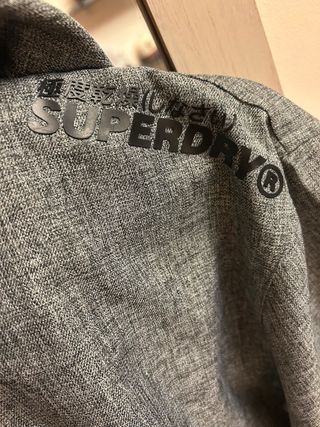 Abrigo Superdry Gris y Negro
