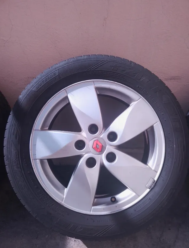 Llantas 16 con neumáticos