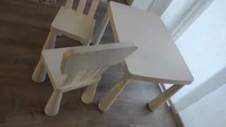 Mesa y 2 Sillas IKEA Niños