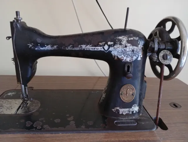 Máquina de coser Singer antigua