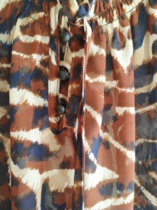Blusa estampada manga corta