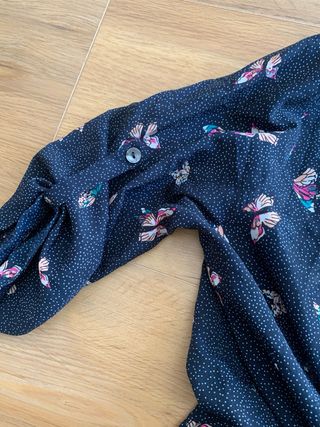 Mono de seda con estampado de mariposas