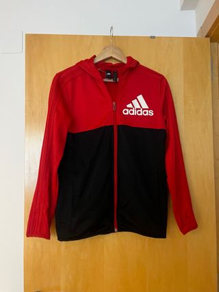 Chaqueta deportiva Adidas roja y negra