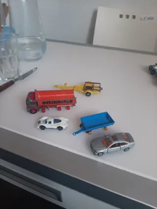 Set di 5 macchinine giocattolo