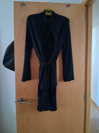 Traje chaqueta y falda larga negro