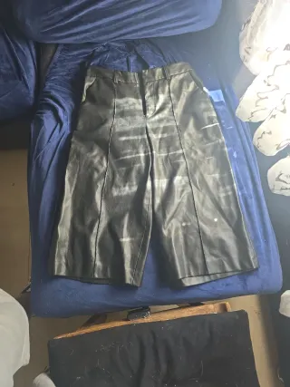 Pantalones negros estilo gótico