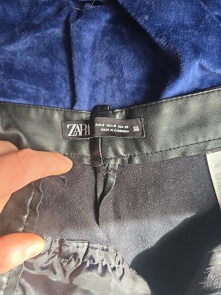 Pantalones negros estilo gótico