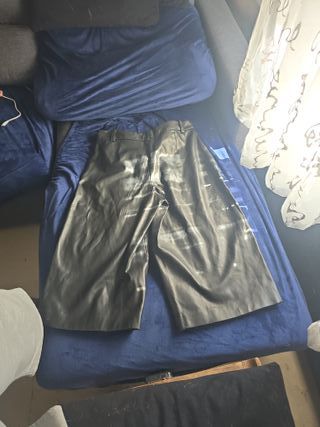 Pantalones negros estilo gótico