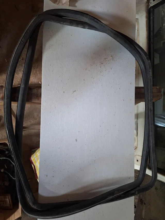 Gomas Ventanillas traseras peugeot 106, saxo,