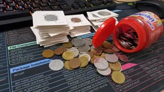 Lote de moedas do mundo (150)