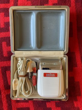 Maquinilla antigua de afeitar Braun
