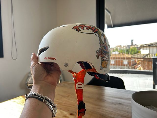 Casco Infantil Alpina Patos Piratas y Pato Donald