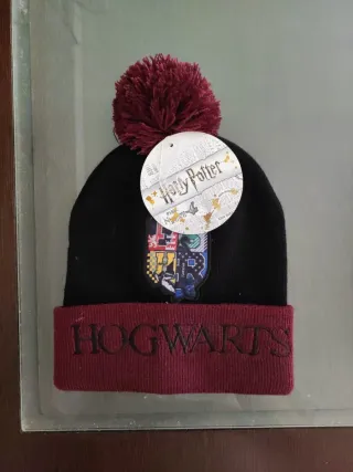Gorro Harry Potter Hogwarts Negro y Rojo
