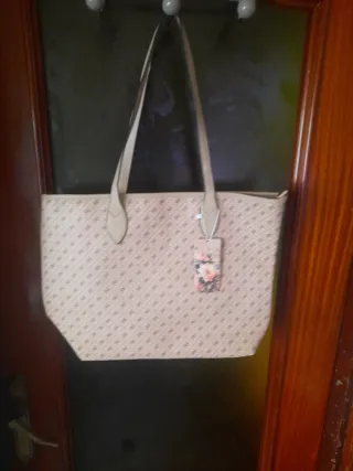 Bolso de mano beige y rosa