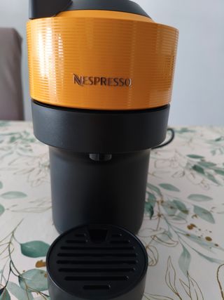 Cafetera Nespresso Vertuo Pop Amarilla