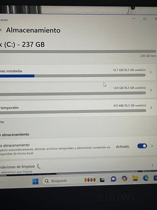 Portátil chuwi Negro/Gris
8ram 256 almacenamiento 