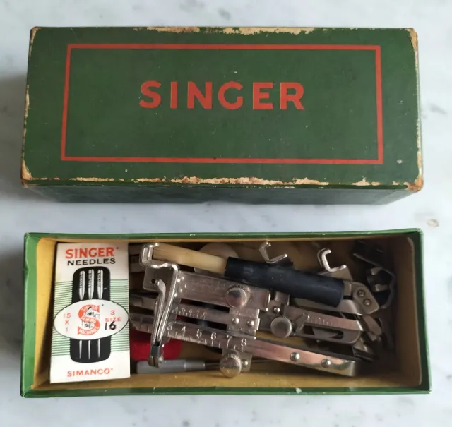 Caja Singer Antigua con lote Repuestos