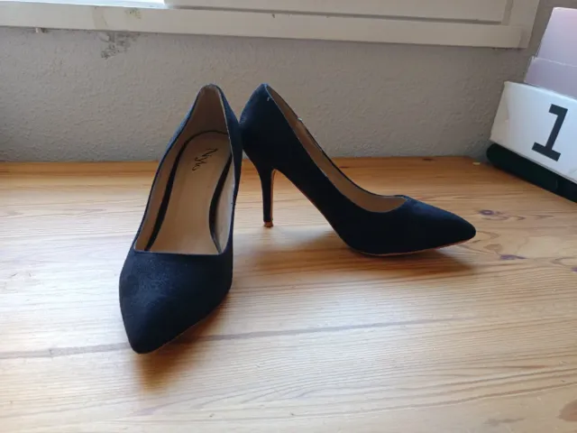 Sapatos de salto alto de camurça Nylo preto de uso único