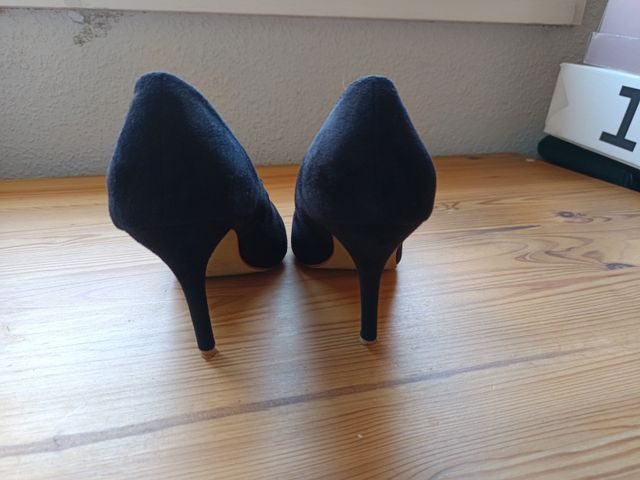 Sapatos de salto alto de camurça Nylo preto de uso único