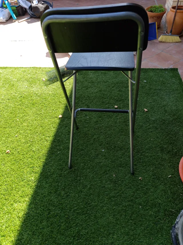 Taburete alto Ikea negro