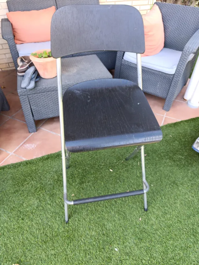 Taburete alto Ikea negro