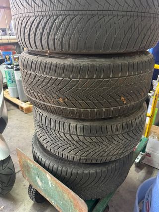 4 Llantas BMW 225/40 R18
